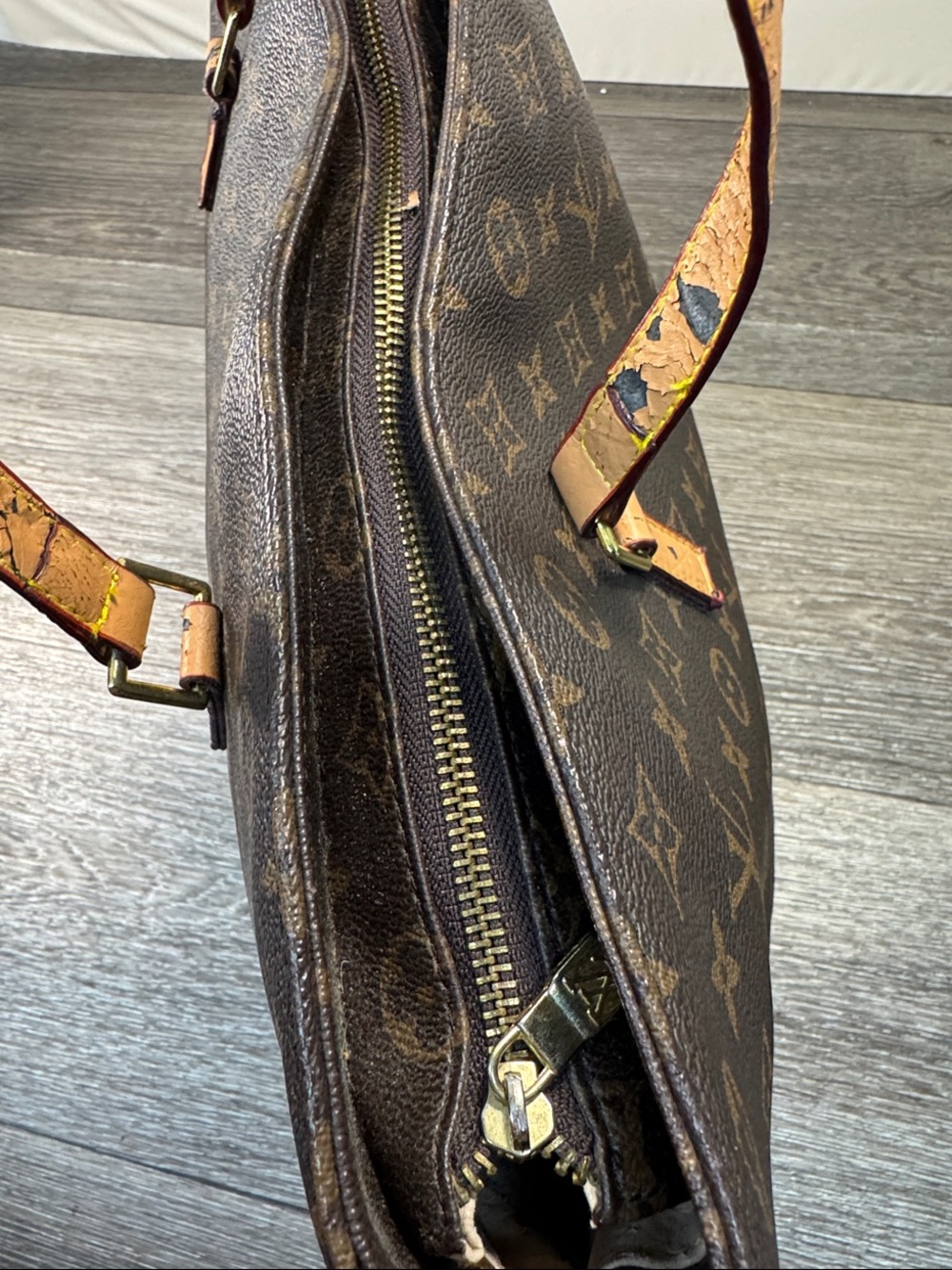 Louis Vuitton Monogram Canvas Tote in Brown with Tan Straps - Picture 4 of 12